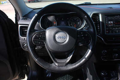 2019 Jeep Cherokee, $15999. Photo 12