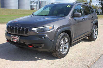 2019 Jeep Cherokee, $15999. Photo 2