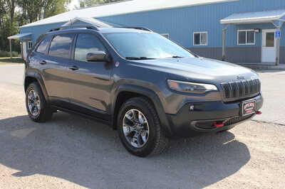 2019 Jeep Cherokee, $15999. Photo 4