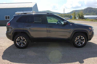 2019 Jeep Cherokee, $15999. Photo 5