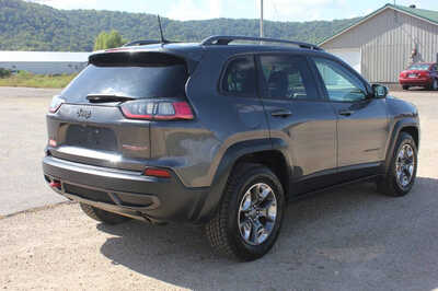 2019 Jeep Cherokee, $15999. Photo 6