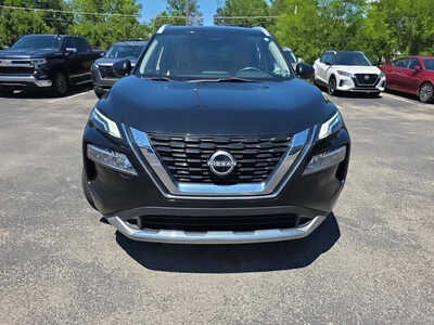 2021 Nissan Rogue, $18999. Photo 2