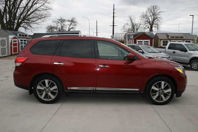 2015 Nissan Pathfinder, $13995. Photo 2