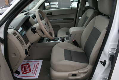 2008 Ford Escape, $6995. Photo 5