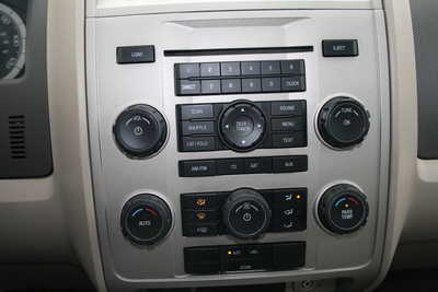 2008 Ford Escape, $6995. Photo 9