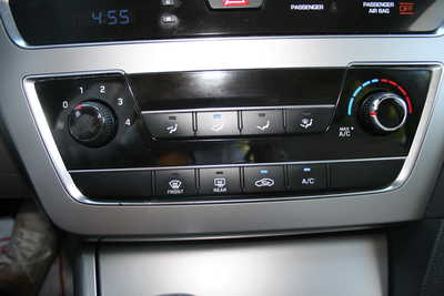 2015 Hyundai Sonata, $10995. Photo 9