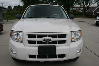 2009 Ford Escape, $9995. Photo 3