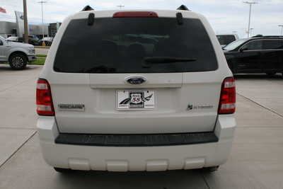 2009 Ford Escape, $9995. Photo 4