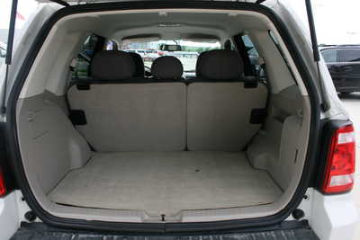 2009 Ford Escape, $9995. Photo 7