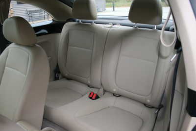 2013 Volkswagen Beetle, $12995. Photo 6