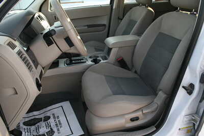 2008 Ford Escape, $3995. Photo 5