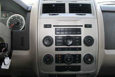 2008 Ford Escape, $3995. Photo 9
