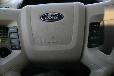 2008 Ford Escape, $3995. Photo 11