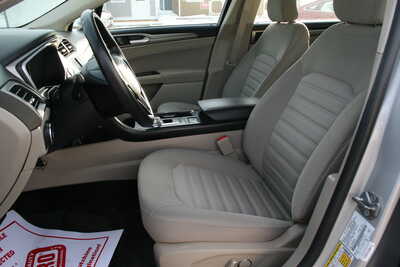 2018 Ford Fusion, $15395. Photo 5