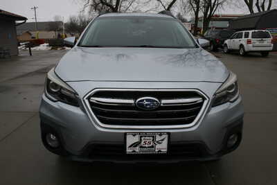 2018 Subaru Outback, $19995. Photo 3