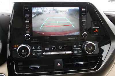 2020 Toyota Highlander, $29995. Photo 10