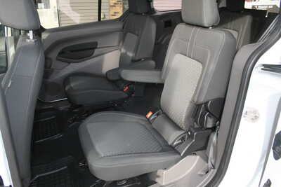 2020 Ford Transit Connect, $19395. Photo 6