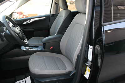 2020 Ford Escape, $21495. Photo 5
