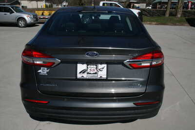 2019 Ford Fusion, $16295. Photo 4