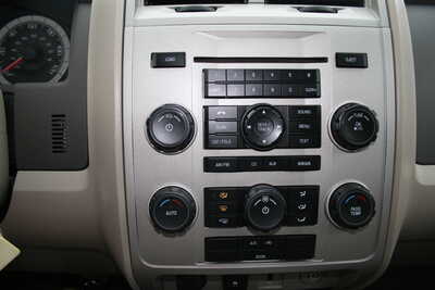 2009 Ford Escape, $9295. Photo 9