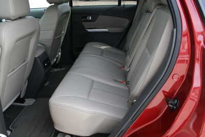 2014 Ford Edge, $9495. Photo 6