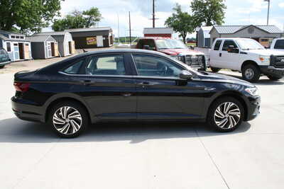 2020 Volkswagen Jetta, $13995. Photo 2