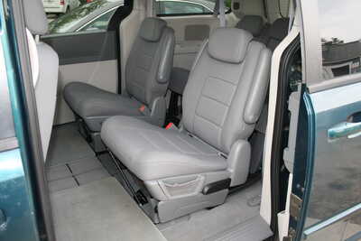 2009 Dodge Caravan, Grand, $5995. Photo 6