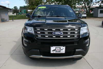 2017 Ford Explorer, $13295. Photo 3