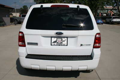 2009 Ford Escape, $10995. Photo 4