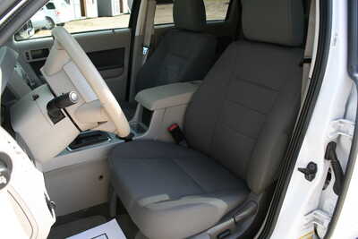 2009 Ford Escape, $10995. Photo 5