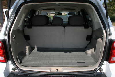2009 Ford Escape, $10995. Photo 7