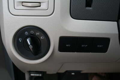2009 Ford Escape, $10995. Photo 11