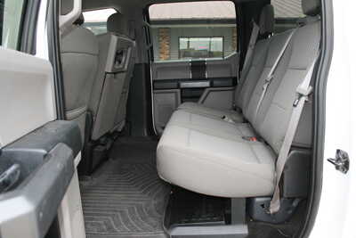 2017 Ford F250 Crew Cab, $35995. Photo 6