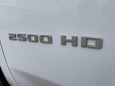 2022 Chevrolet 2500 Crew Cab, $56988. Photo 3