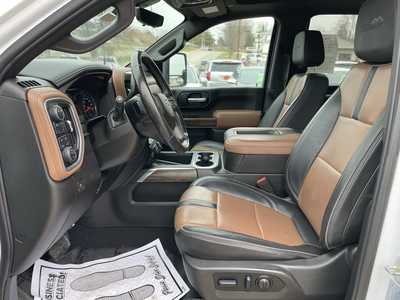 2022 Chevrolet 2500 Crew Cab, $56988. Photo 4