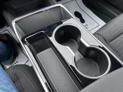 2025 Chevrolet Equinox, $28679. Photo 10