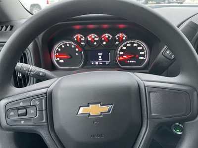 2025 Chevrolet 2500 Crew Cab, $48987. Photo 5