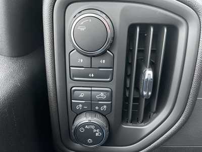 2025 Chevrolet 2500 Crew Cab, $48987. Photo 6
