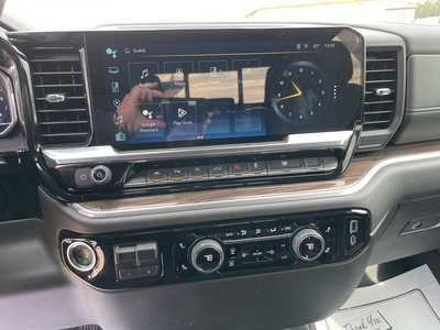 2025 Chevrolet 1500 Crew Cab, $54325. Photo 8