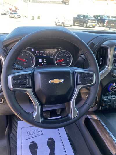 2022 Chevrolet 2500 Crew Cab, $50987. Photo 4
