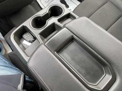 2022 Chevrolet 1500 Crew Cab, $35558. Photo 11