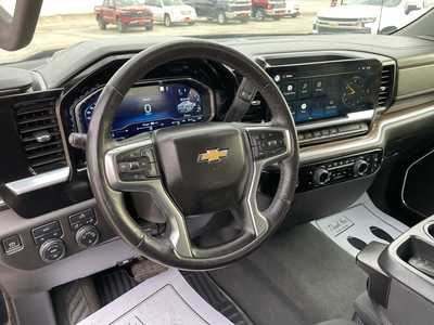 2022 Chevrolet 1500 Crew Cab, $35558. Photo 5