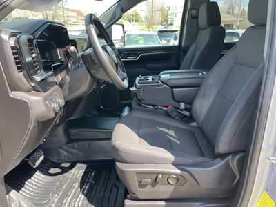2025 Chevrolet 3500, $87255. Photo 4