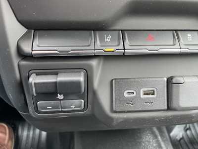 2025 Chevrolet 3500 Crew Cab, $73212. Photo 8