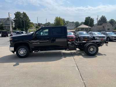 2025 Chevrolet 3500 Crew Cab, $66520. Photo 2