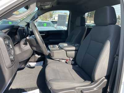 2021 Chevrolet 1500 Reg Cab, $28617. Photo 3