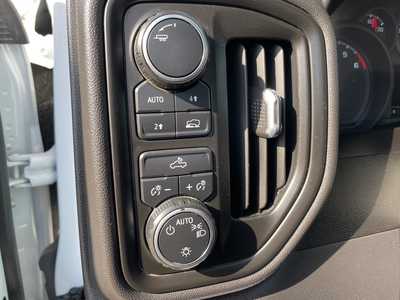 2021 Chevrolet 1500 Reg Cab, $28617. Photo 5