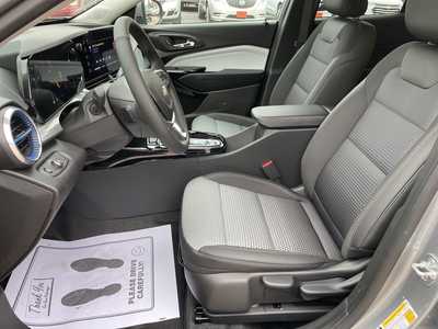 2025 Chevrolet Trax, $24590. Photo 3