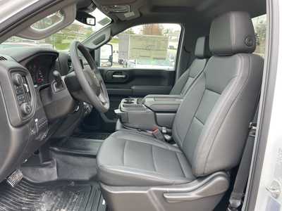 2025 Chevrolet 3500 Reg Cab, $67000. Photo 3
