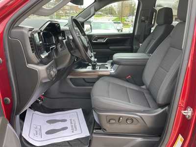 2023 Chevrolet 1500 Crew Cab, $49376. Photo 4